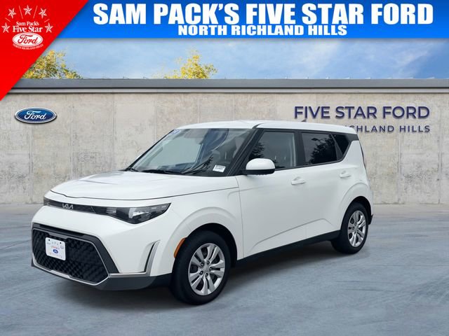 Used 2023 Kia Soul LX FWD image 4