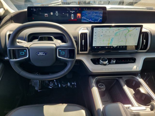 Certified 2025 Ford Expedition Active AWD/4WD image 4