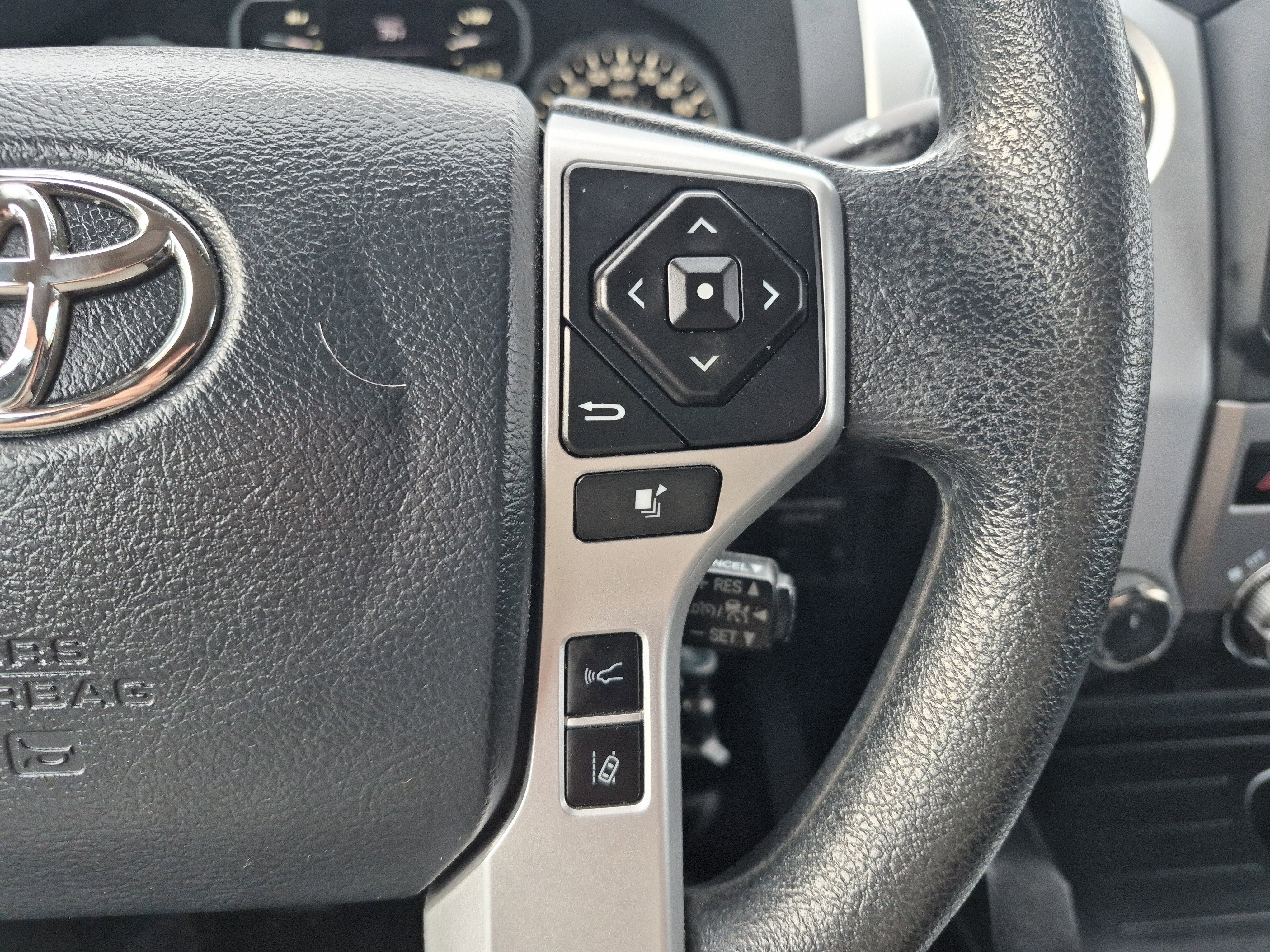Used 2019 Toyota Tundra SR5 w/ SR5 Upgrade Package AWD/4WD image 28