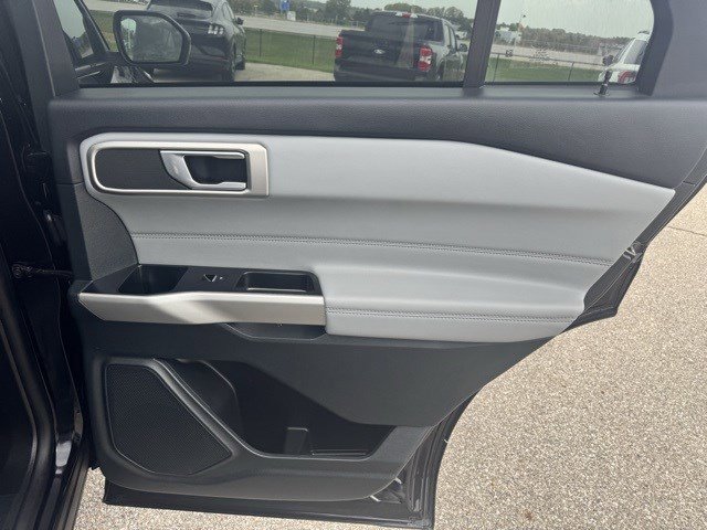 Certified 2023 Ford Explorer XLT w/ Equipment Group 202A image 33