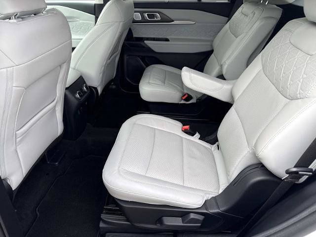 Certified 2025 Ford Explorer Platinum w/ Ultimate Package image 15