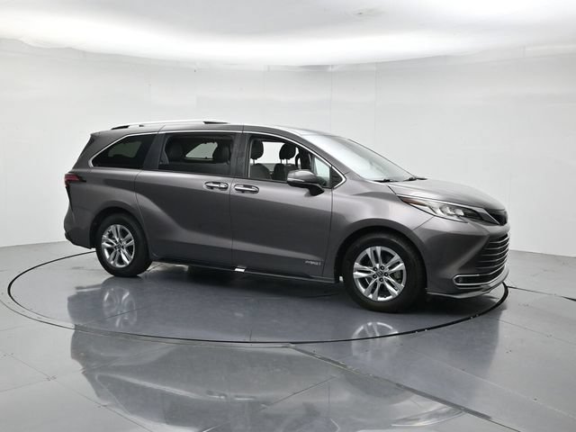 Used 2021 Toyota Sienna Limited FWD video 3