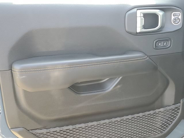 Used 2024 Jeep Wrangler Unlimited Sahara AWD/4WD image 19