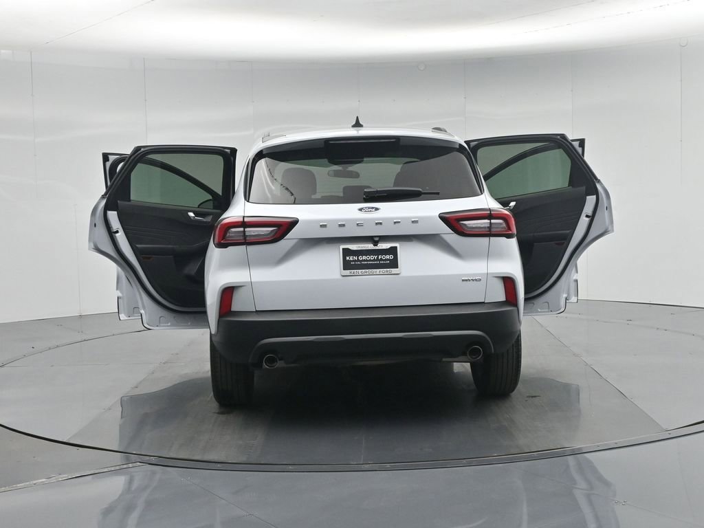 Certified 2025 Ford Escape ST-Line AWD/4WD image 36