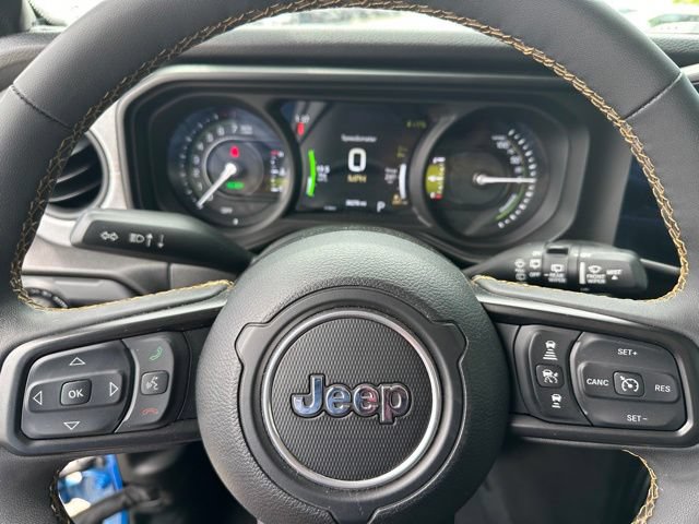 Used 2024 Jeep Wrangler Unlimited w/ Convenience Group AWD/4WD image 22