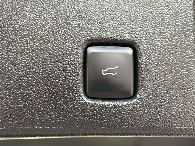 Certified 2025 Ford Escape ST-Line w/ Tech Pack #1 image 9