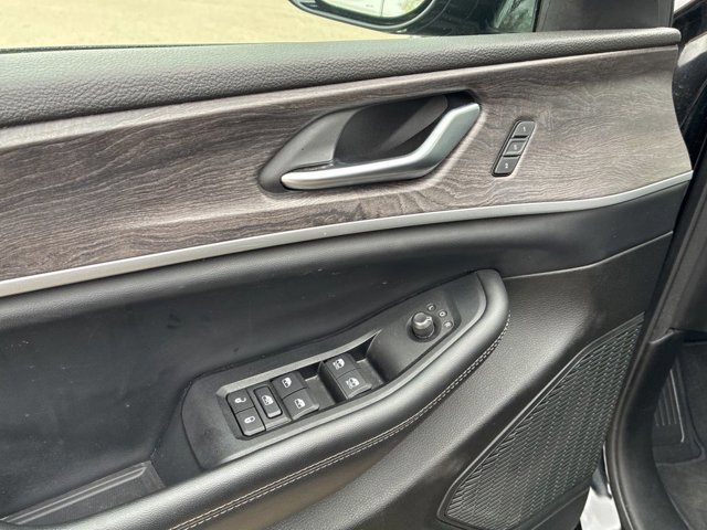 Used 2023 Jeep Grand Cherokee Limited AWD/4WD image 10