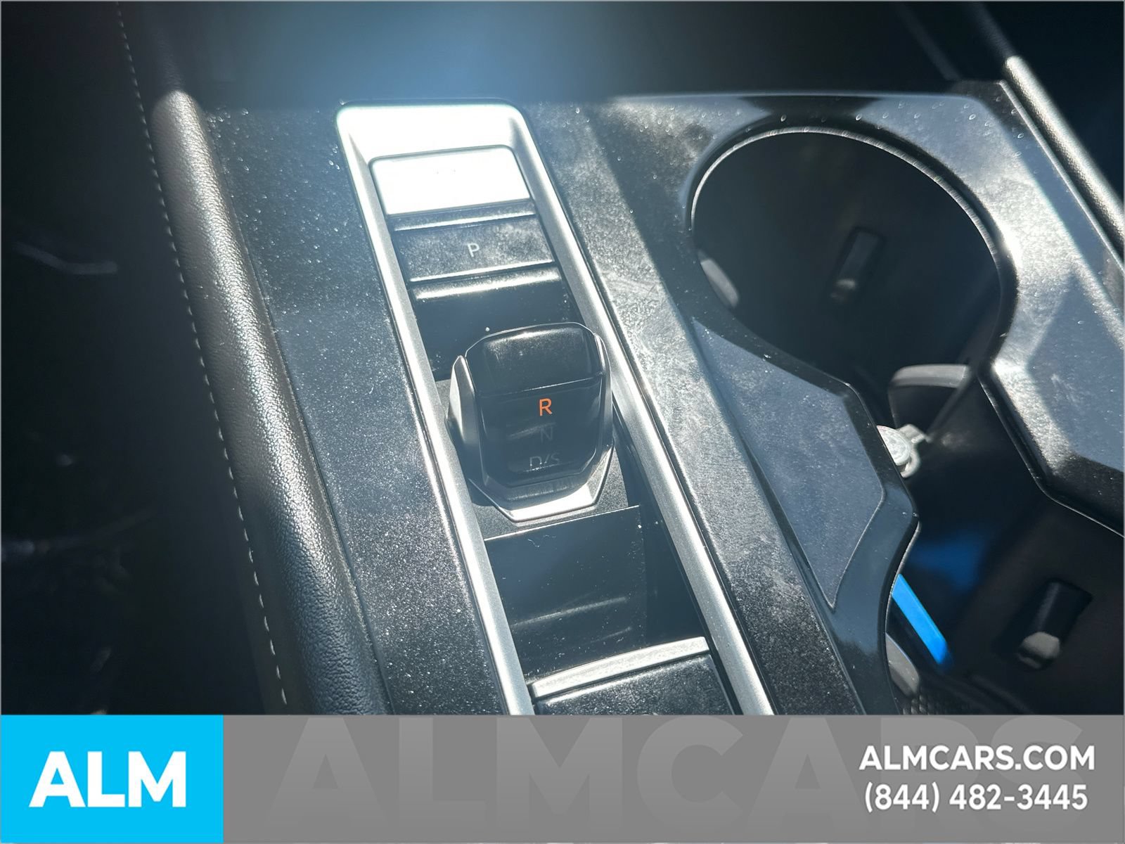 Used 2025 Volkswagen Atlas SE FWD image 35