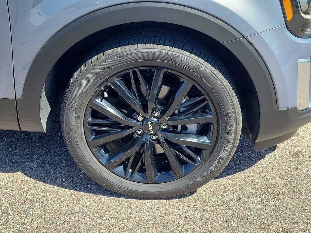 Used 2022 Kia Telluride SX w/ Towing Package FWD image 7