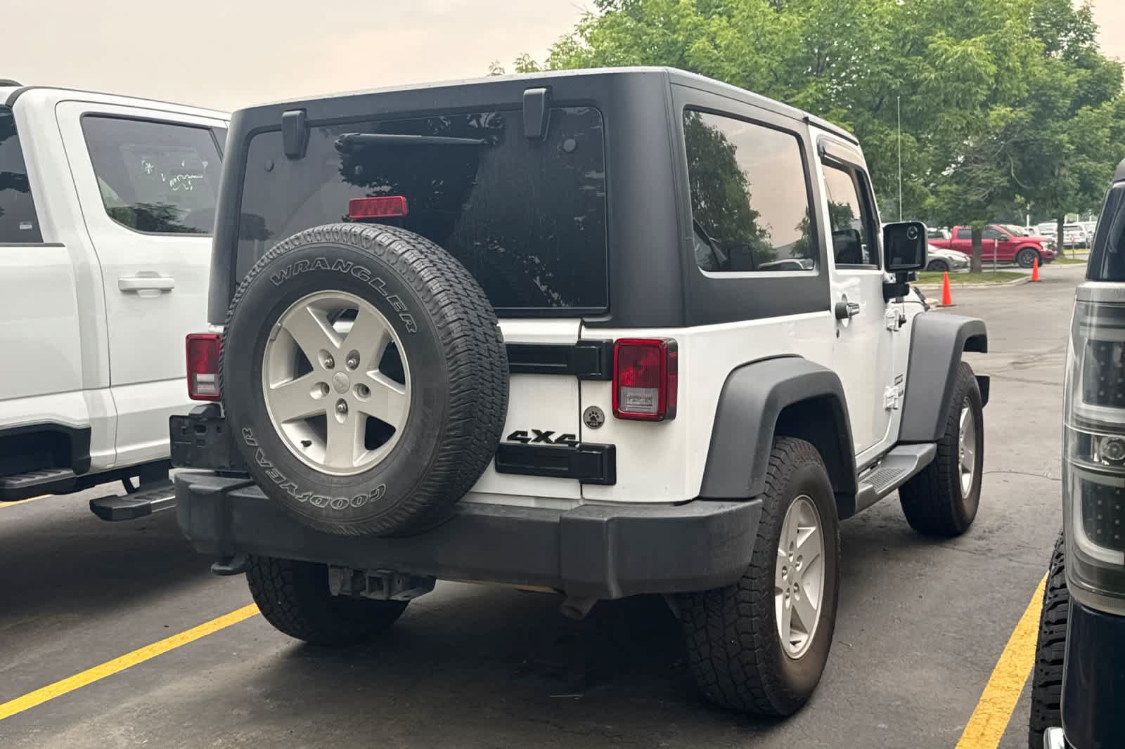 Used 2017 Jeep Wrangler Sport w/ Quick Order Package 24S AWD/4WD image 4