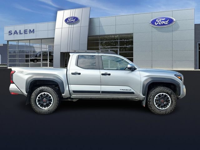 Used 2024 Toyota Tacoma TRD Off-Road w/ TRD Off Road Premium Package AWD/4WD image 2