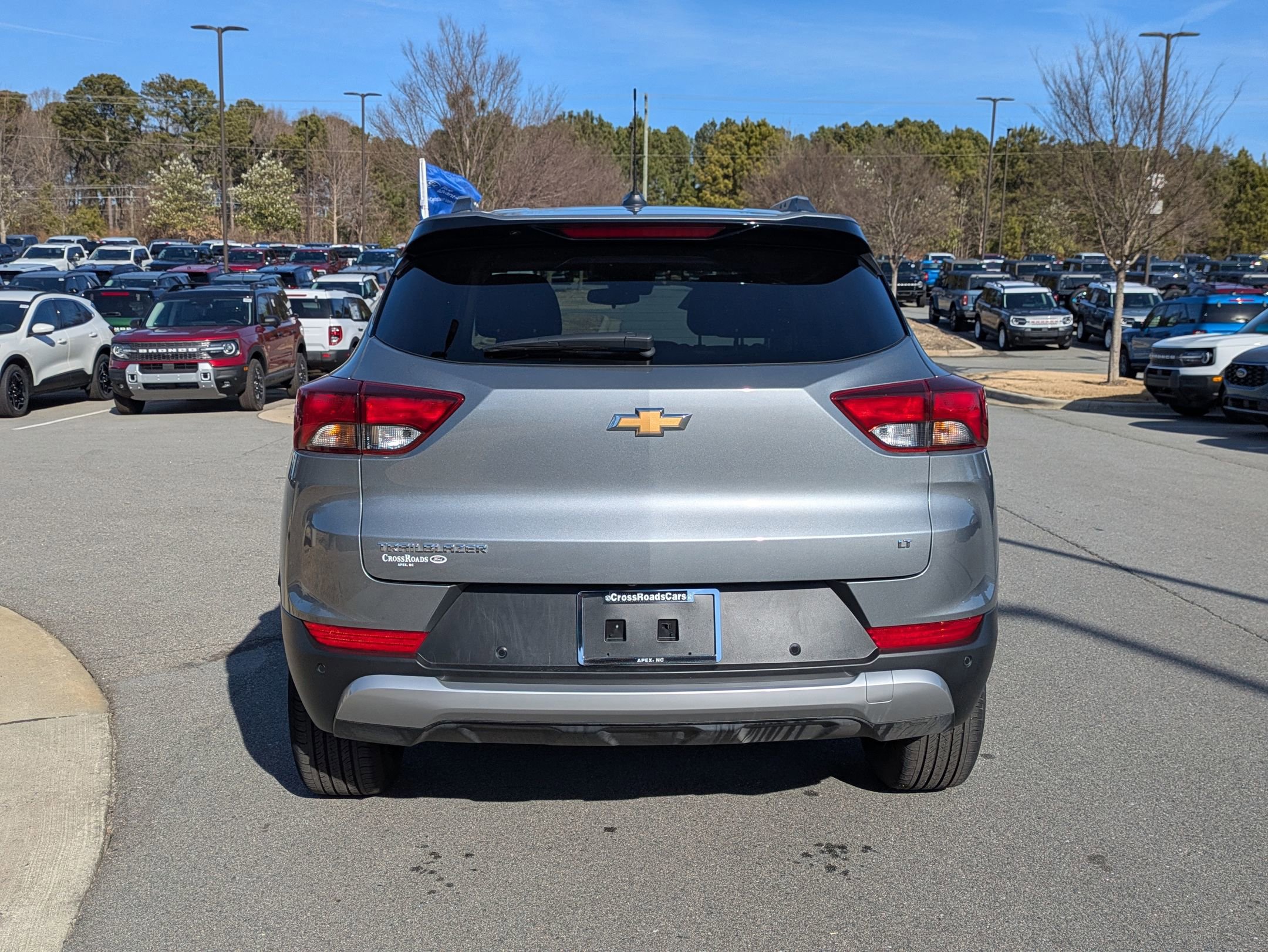 Used 2025 Chevrolet TrailBlazer LT w/ Driver Confidence Package image 4