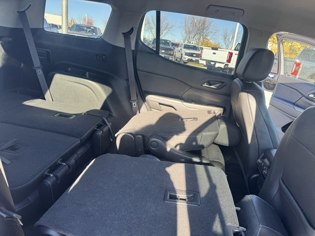 Used 2023 GMC Acadia SLT image 33