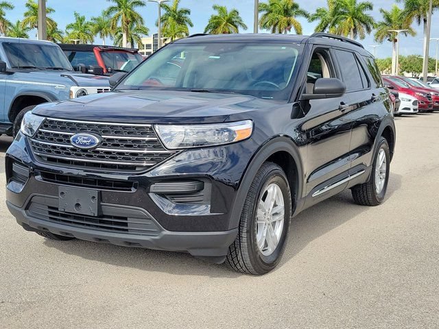 Certified 2022 Ford Explorer XLT AWD/4WD image 3
