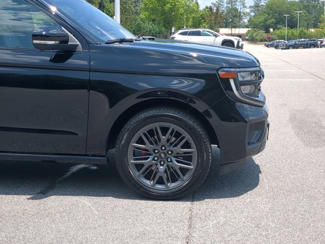 Certified 2025 Ford Expedition Platinum w/ Stealth Performance Package AWD/4WD image 11