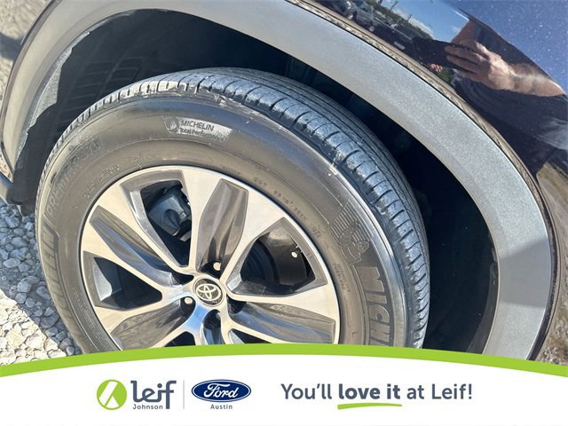 Used 2022 Toyota Highlander XLE image 39