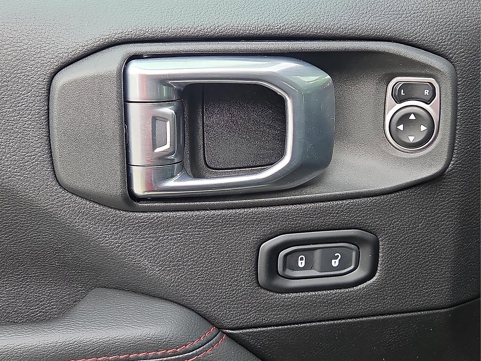 Used 2023 Jeep Gladiator Rubicon w/ LED Lighting Group AWD/4WD image 13