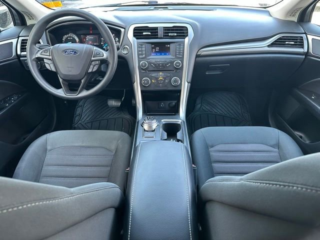 Certified 2017 Ford Fusion SE image 9