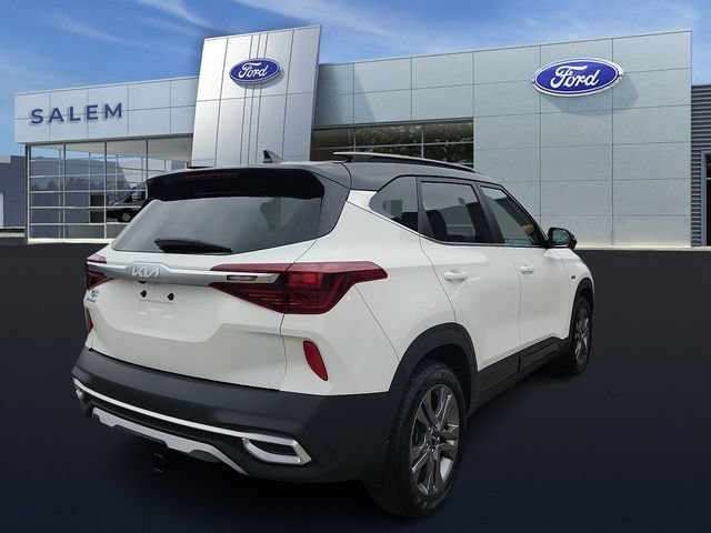 Used 2022 Kia Seltos S AWD/4WD image 3