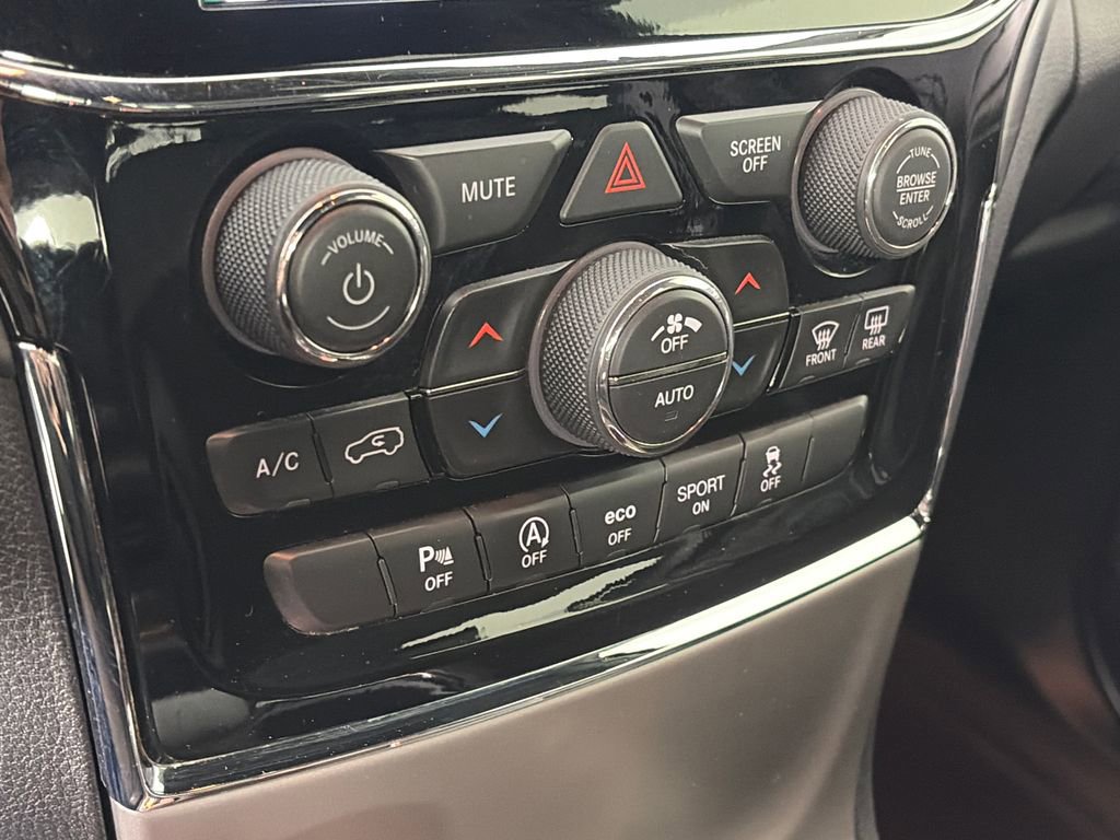 Used 2019 Jeep Grand Cherokee Altitude image 21