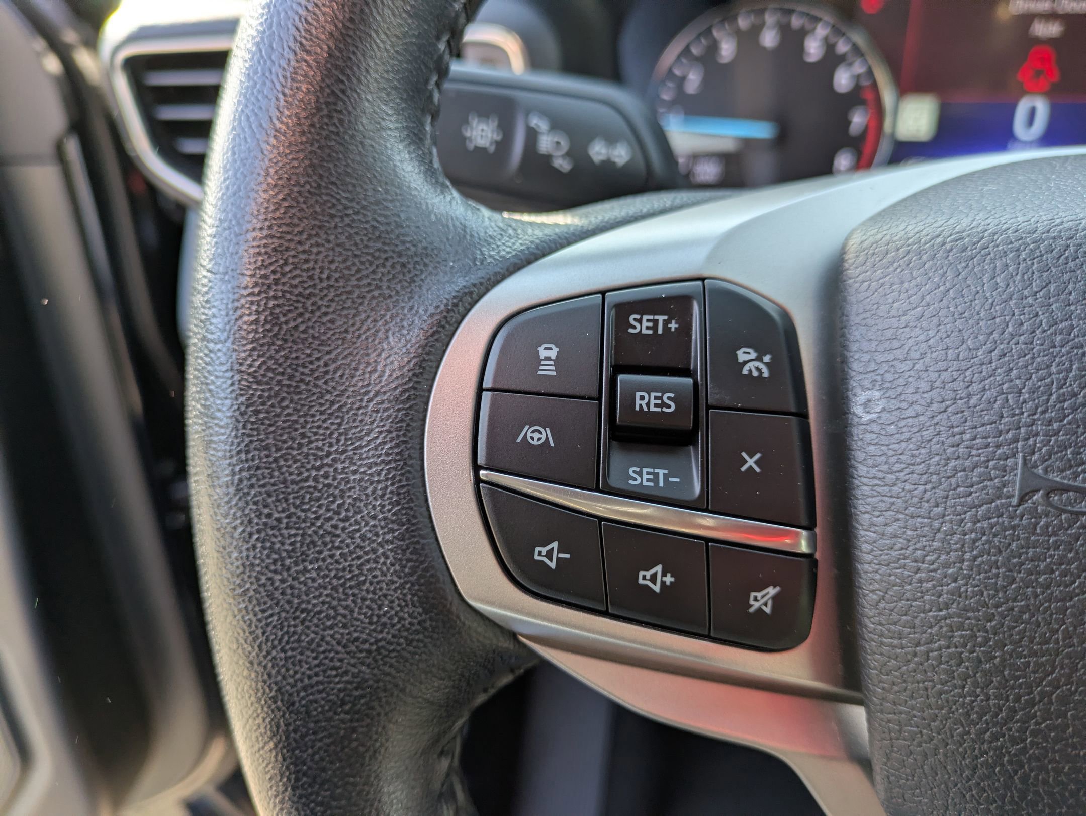 Certified 2021 Ford Explorer XLT w/ Equipment Group 202A image 18