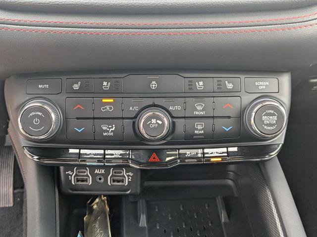 Used 2025 Dodge Durango R/T AWD/4WD image 23