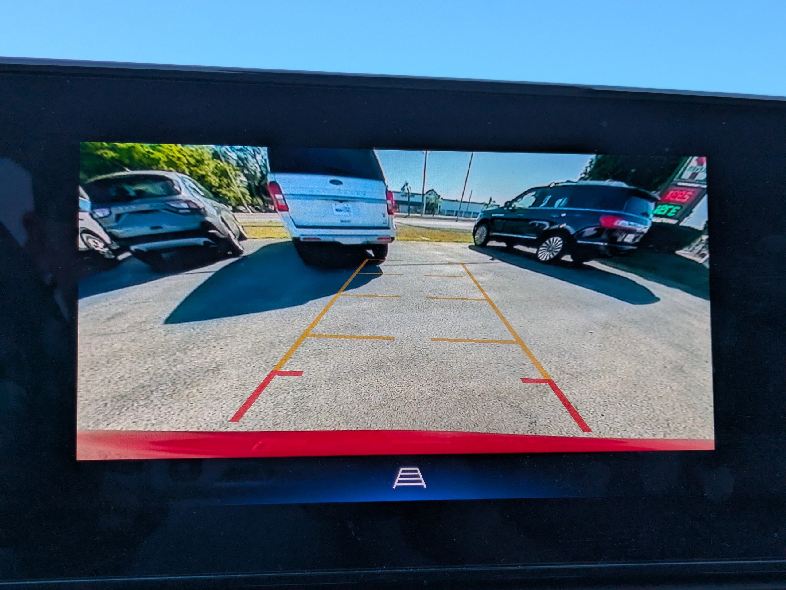 Used 2025 Chevrolet Trax LT w/ LT Convenience Package image 27