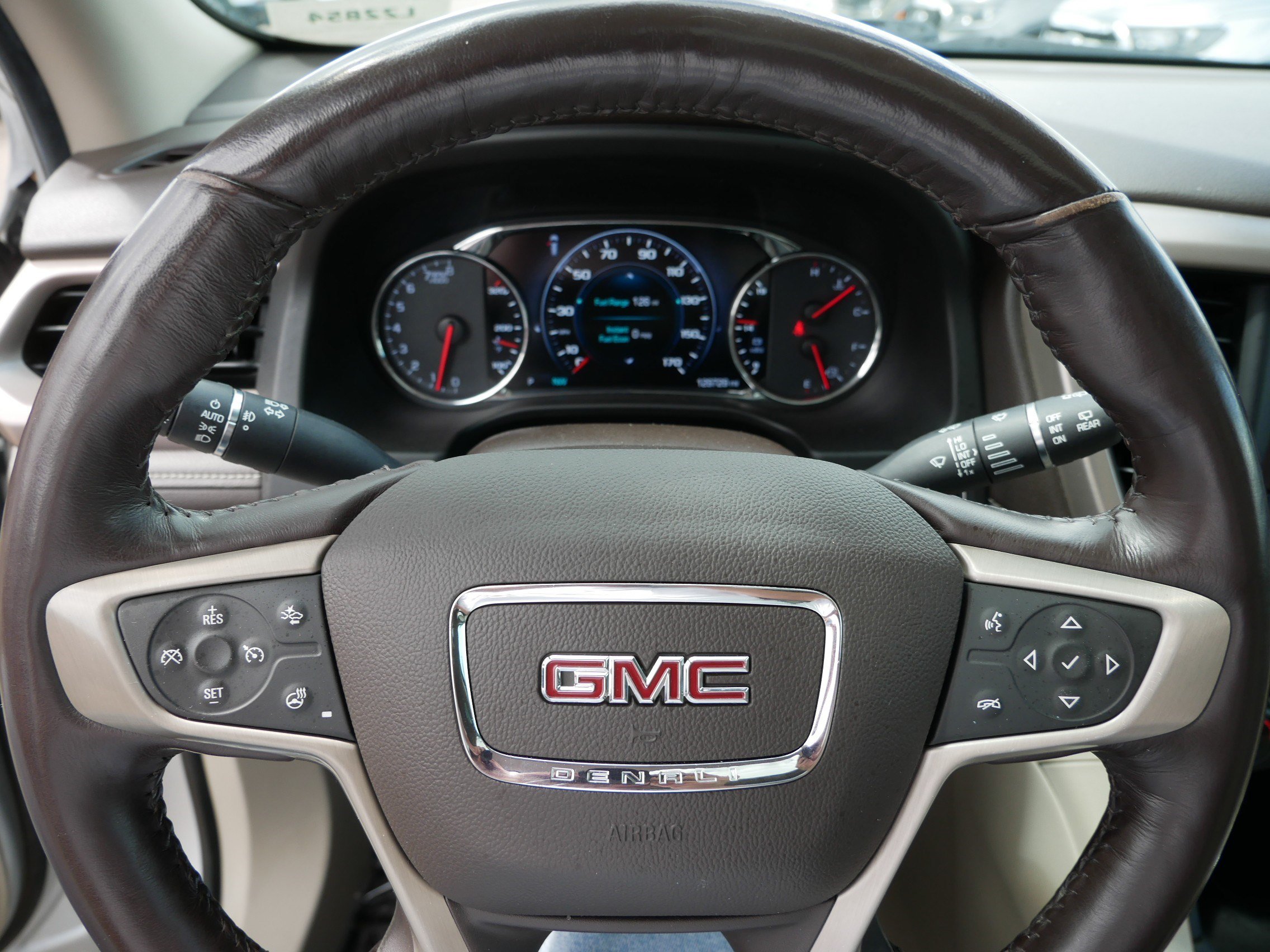 Used 2018 GMC Acadia Denali w/ Technology Package AWD/4WD image 25