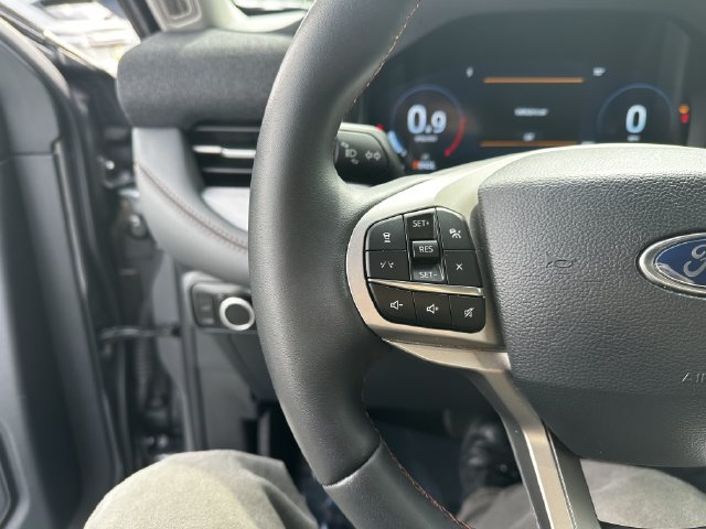 Certified 2025 Ford Explorer Active AWD/4WD image 26