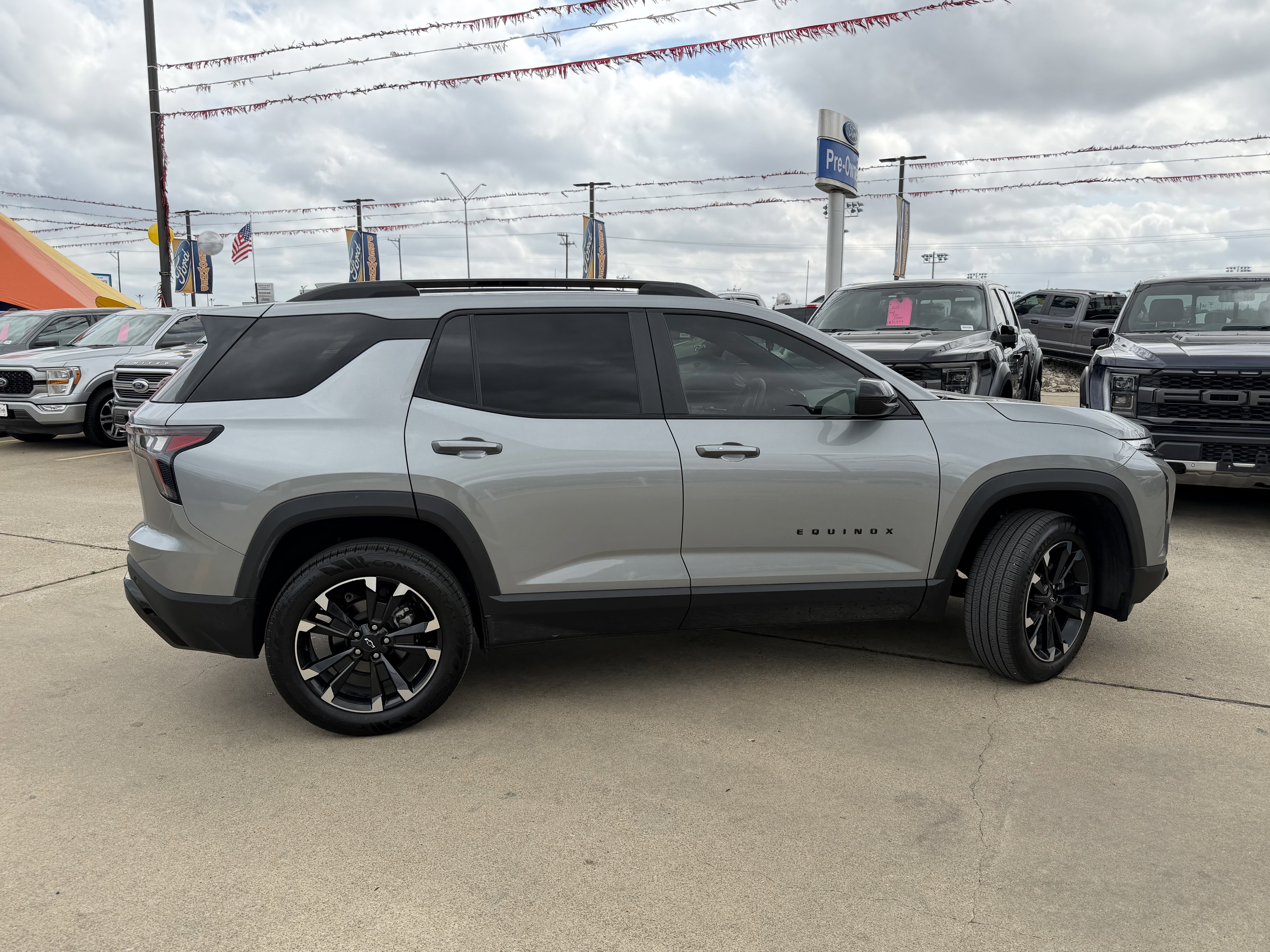 Used 2026 Chevrolet Equinox RS image 3