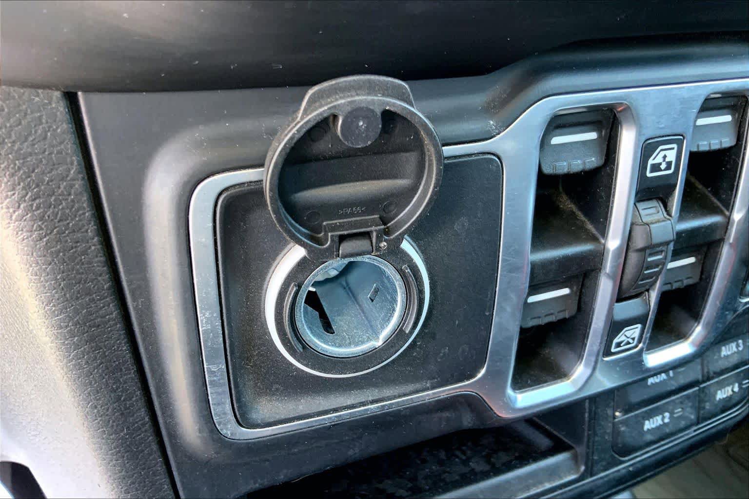 Used 2023 Jeep Gladiator Sport AWD/4WD image 31