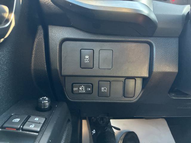 Used 2023 Toyota Tacoma SR AWD/4WD image 28
