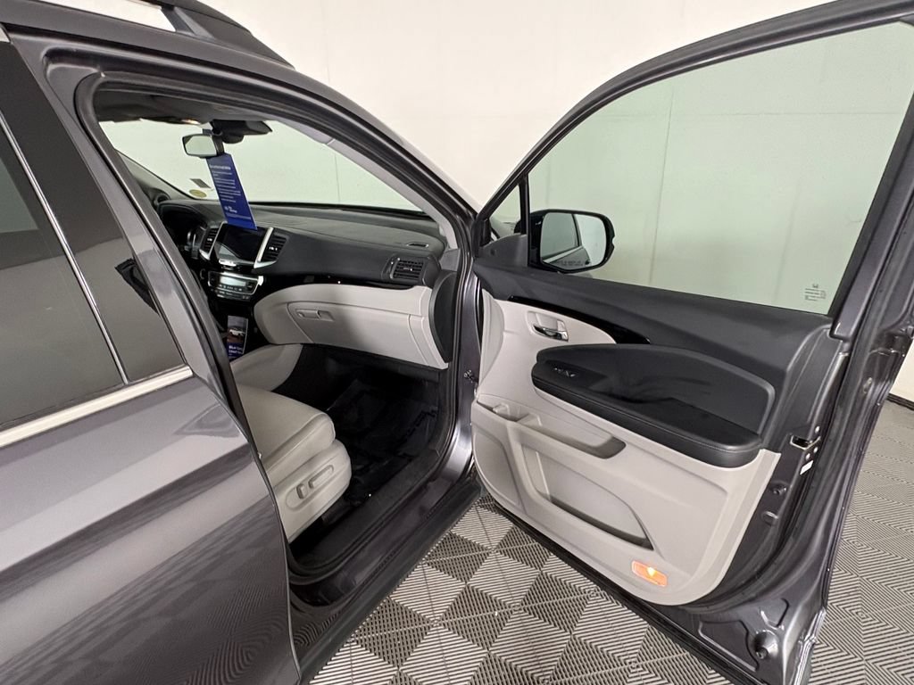 Used 2019 Honda Ridgeline RTL-E image 35