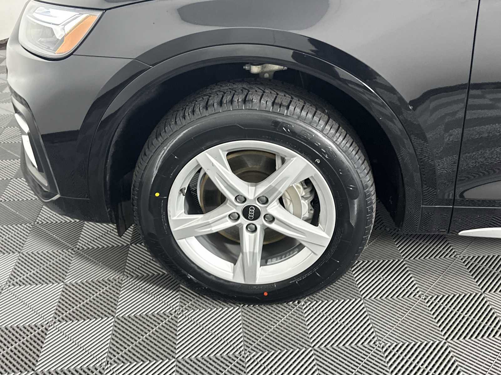 Used 2023 Audi Q5 2.0T Premium w/ Convenience Package image 9