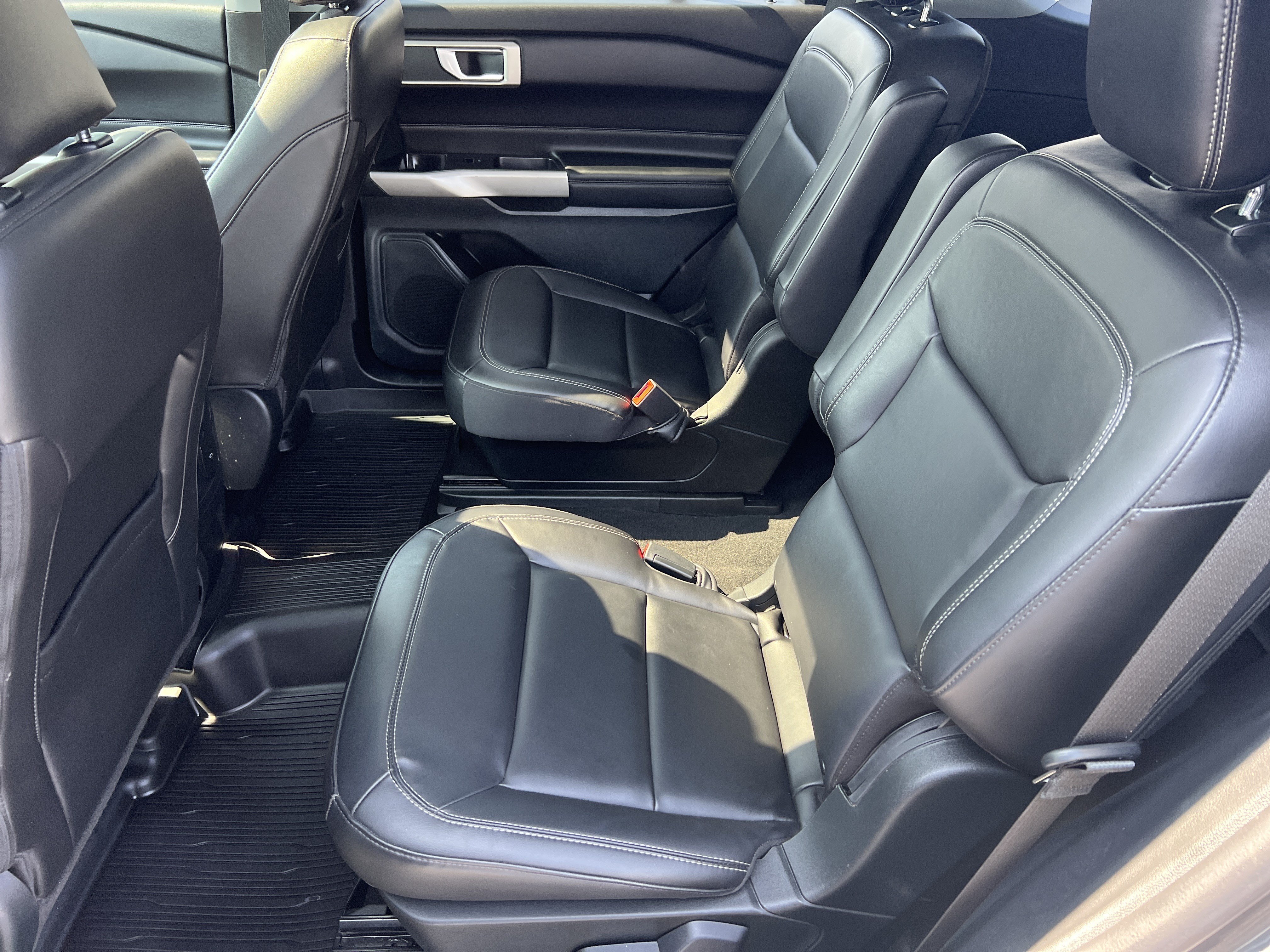 Certified 2023 Ford Explorer XLT w/ Equipment Group 202A AWD/4WD image 22