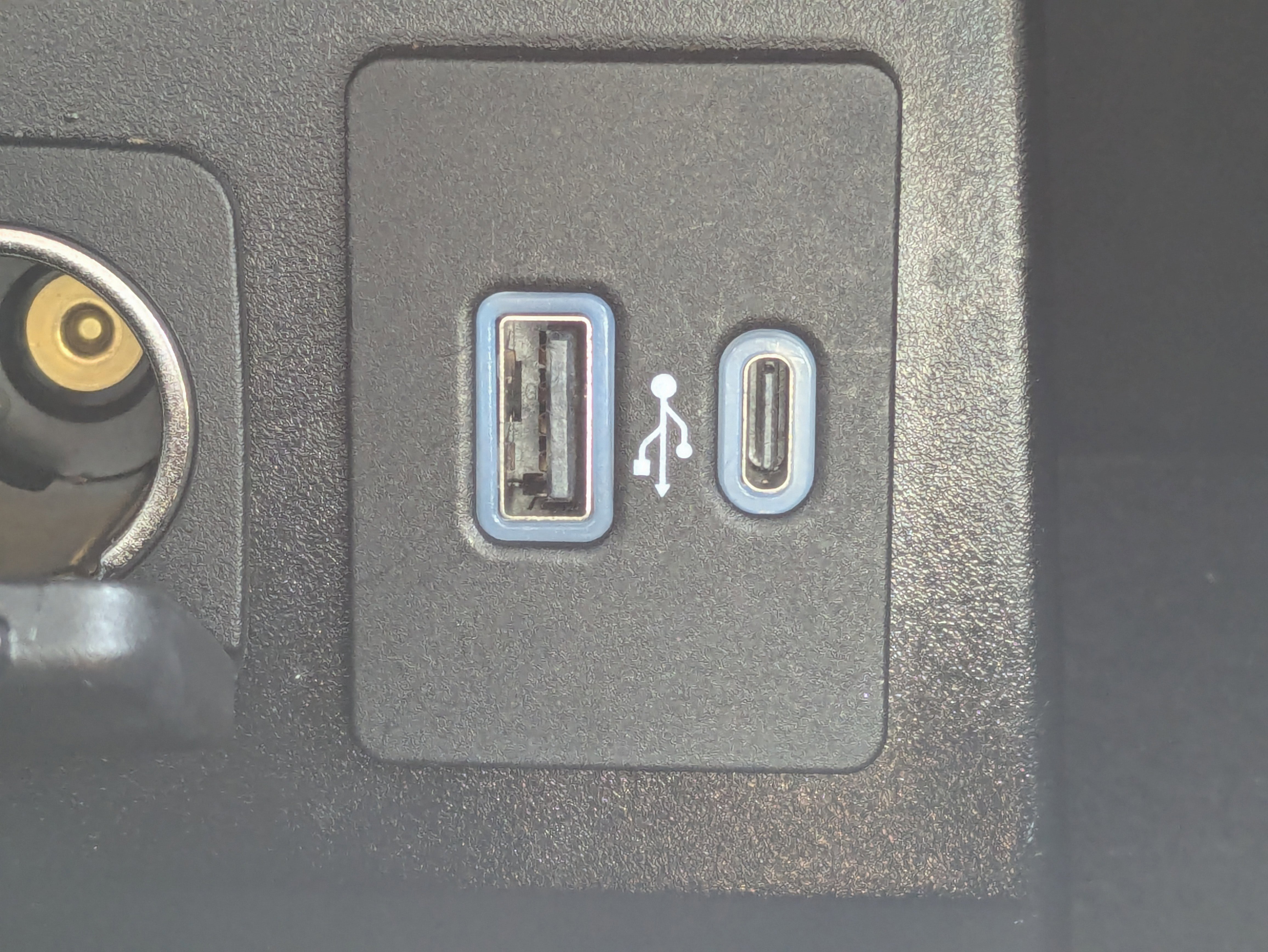 Certified 2022 Ford Explorer ST w/ Equipment Group 401A image 18