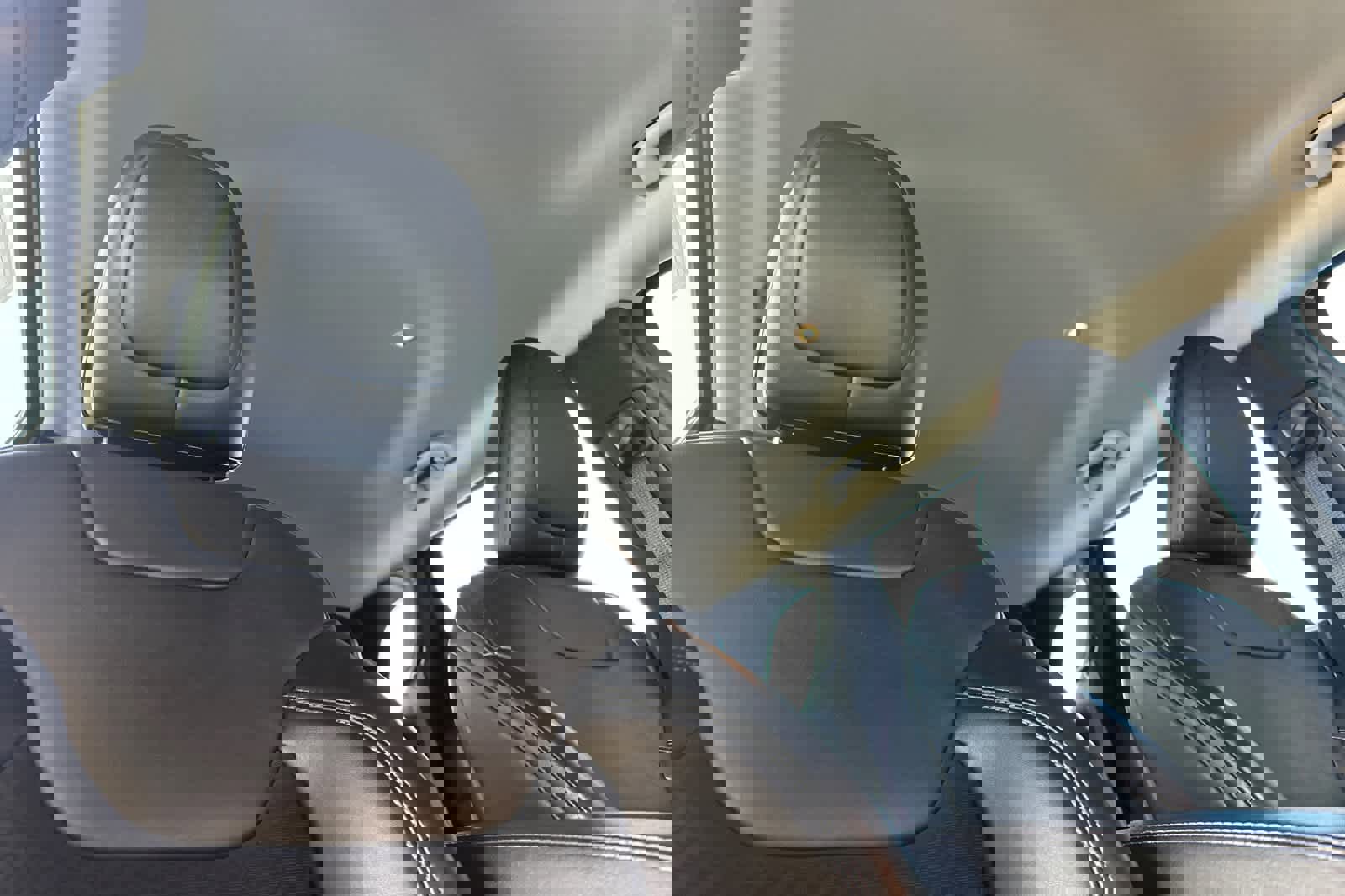 Used 2019 Jeep Cherokee Latitude Plus w/ Comfort/Convenience Group image 17