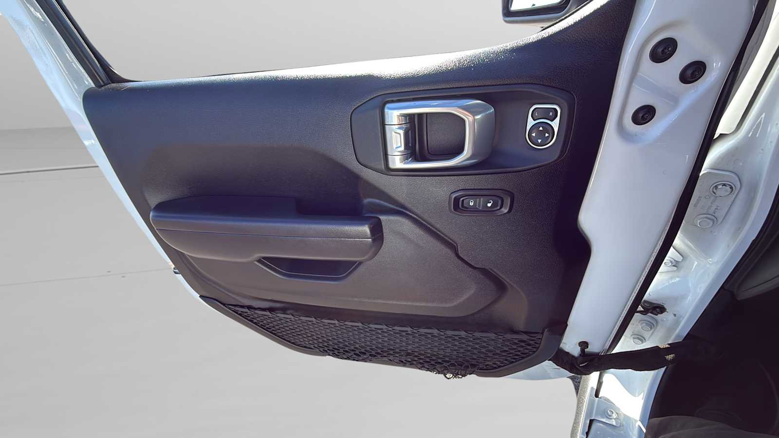 Used 2021 Jeep Gladiator Sport image 13