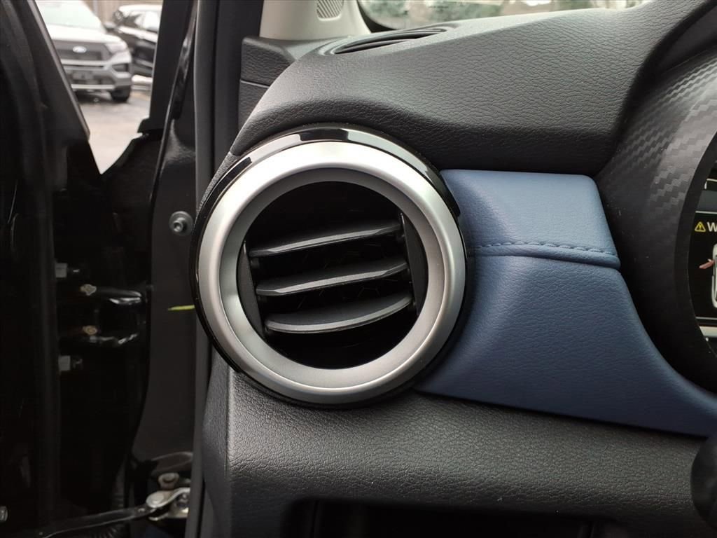 Used 2023 Nissan Versa SV image 18