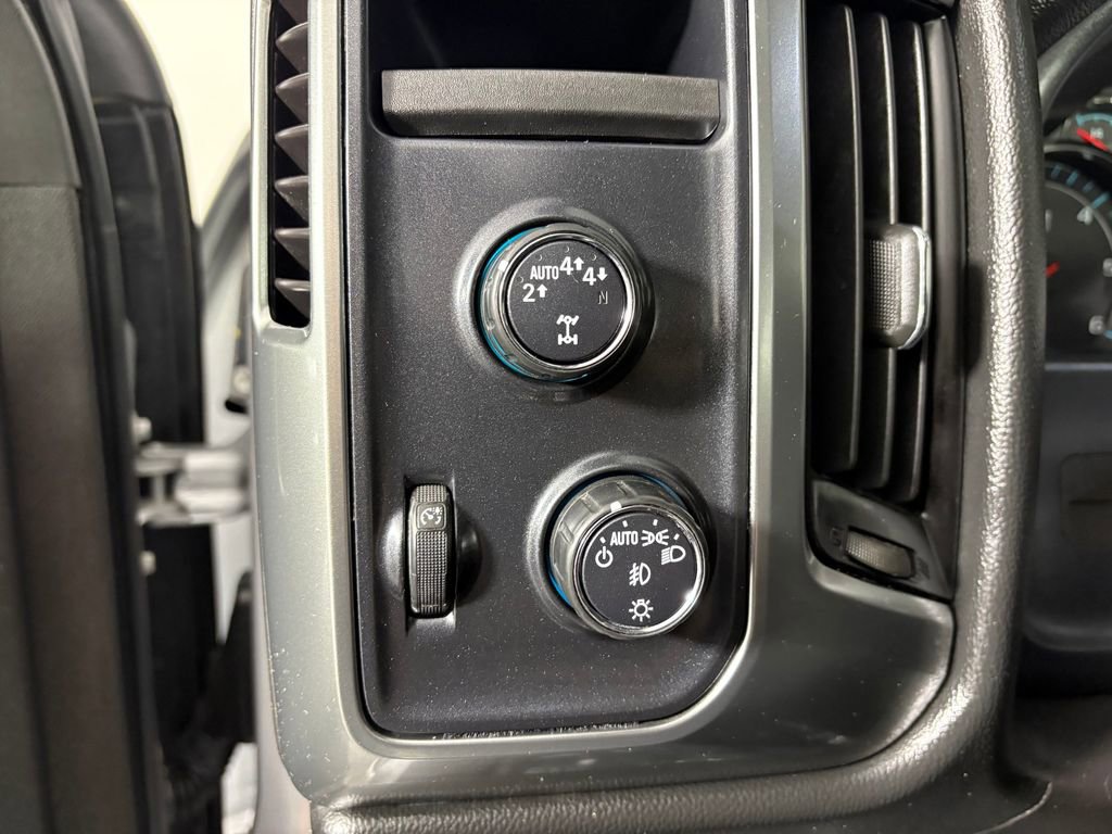 Used 2017 Chevrolet Silverado 1500 LT w/ All Star Edition AWD/4WD image 14