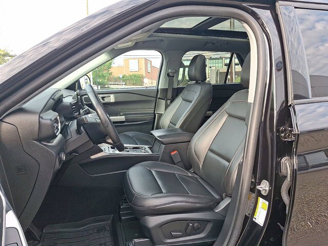 Certified 2024 Ford Explorer XLT w/ Equipment Group 202A AWD/4WD image 10