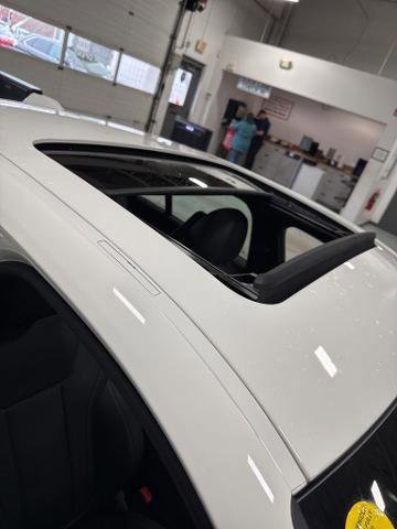 Used 2025 BMW 330i xDrive Sedan w/ Premium Package AWD/4WD image 22