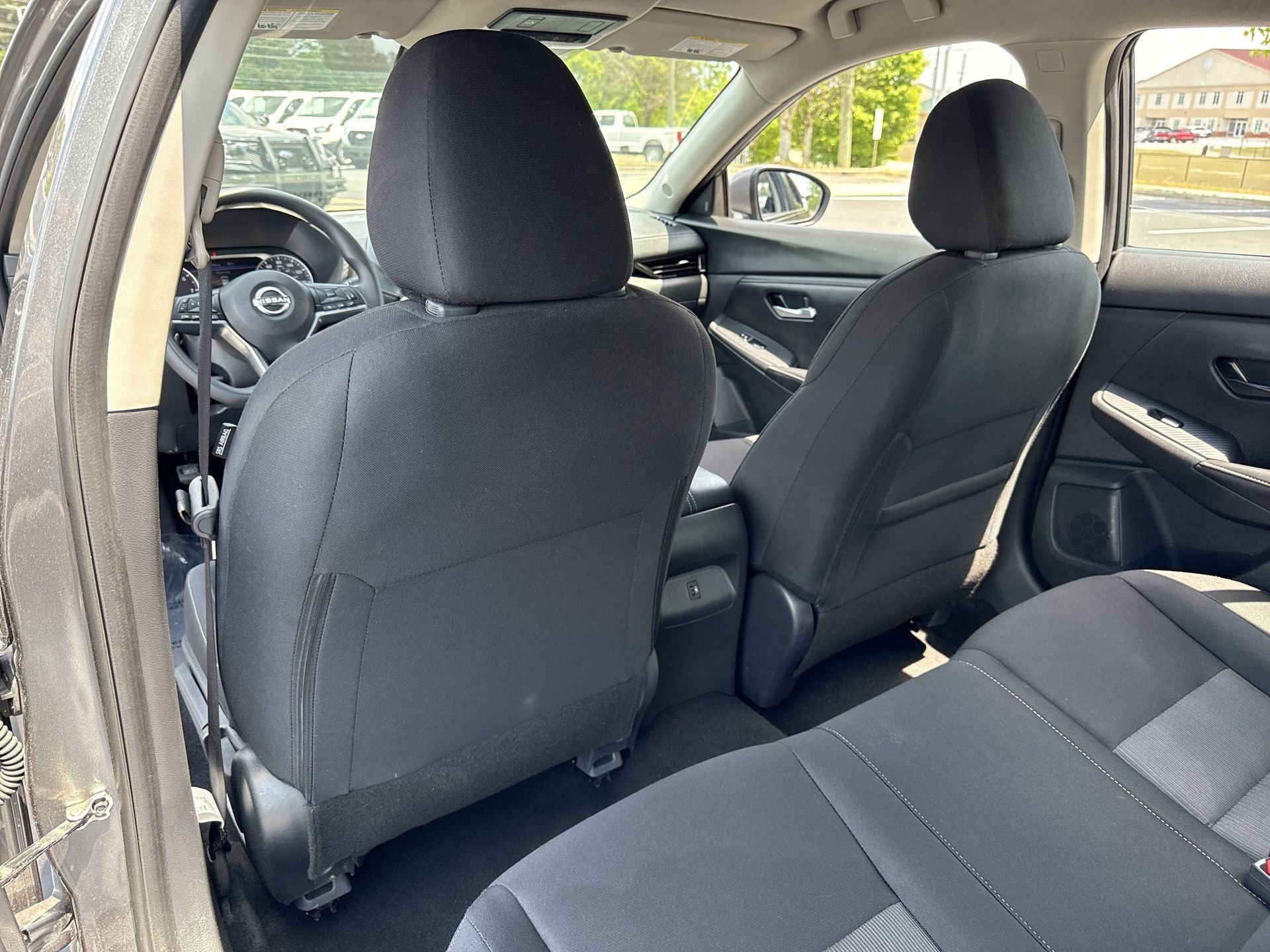 Used 2025 Nissan Sentra SV FWD image 18