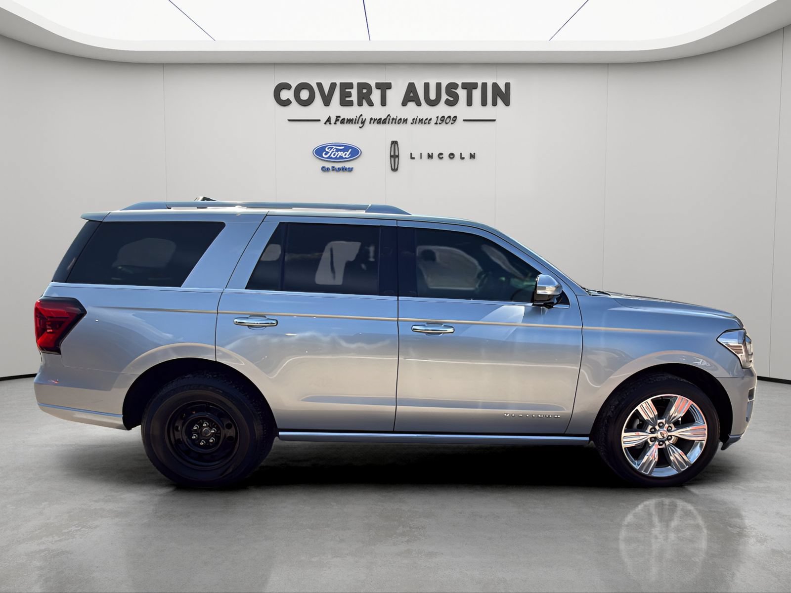 Certified 2023 Ford Expedition Platinum AWD/4WD image 6