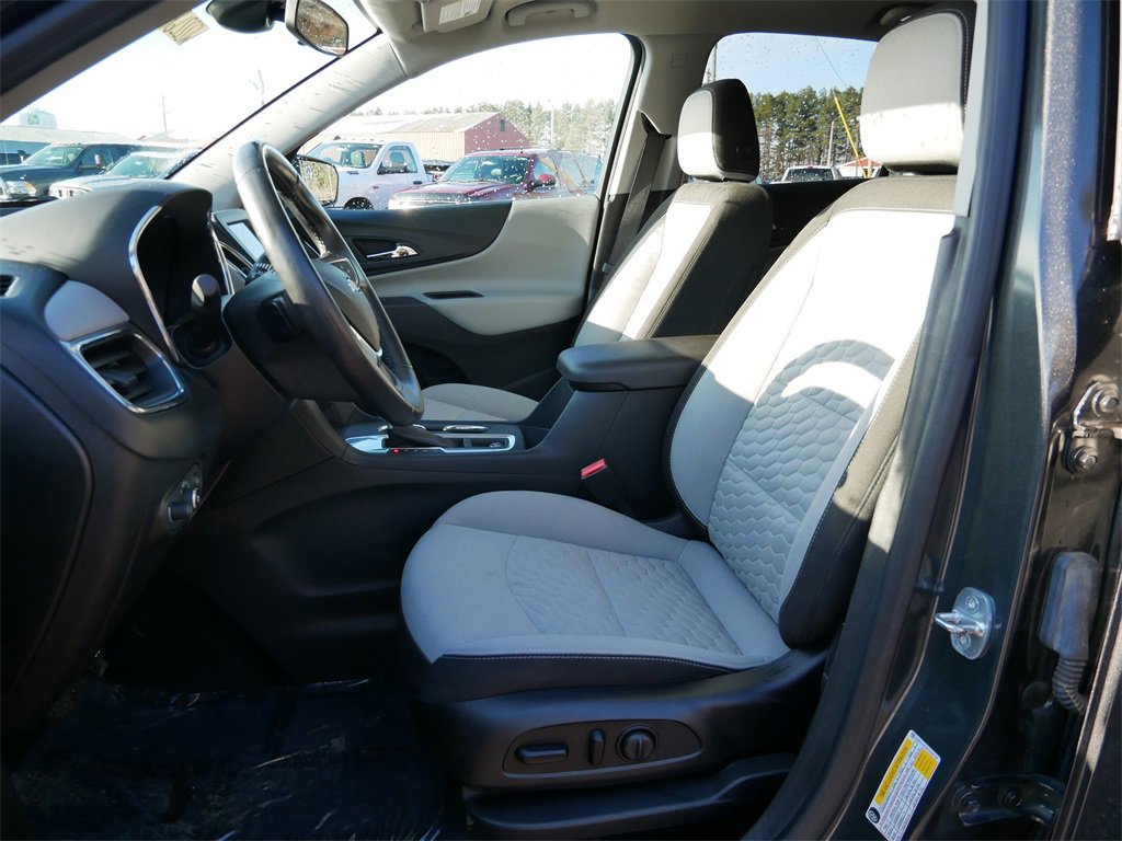 Used 2020 Chevrolet Equinox LT w/ Driver Convenience Package image 14
