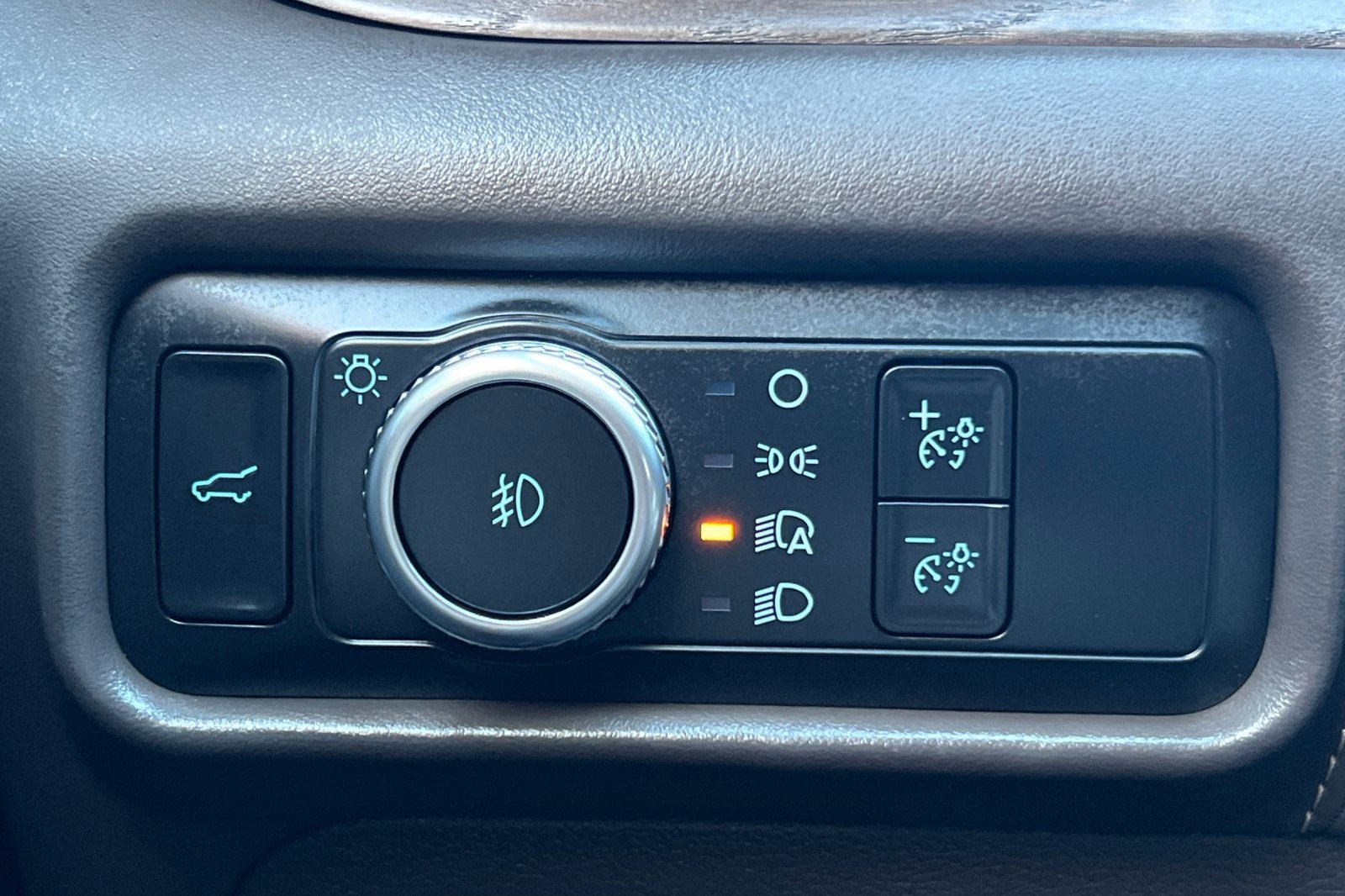 Certified 2022 Ford Explorer Platinum w/ Equipment Group 601A image 43