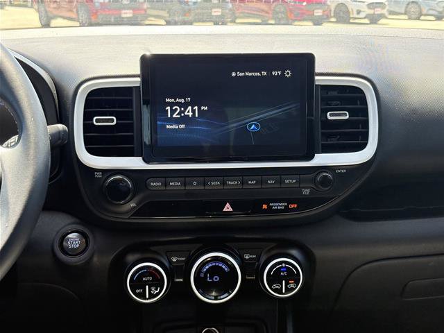 Used 2024 Hyundai Venue Limited FWD image 14