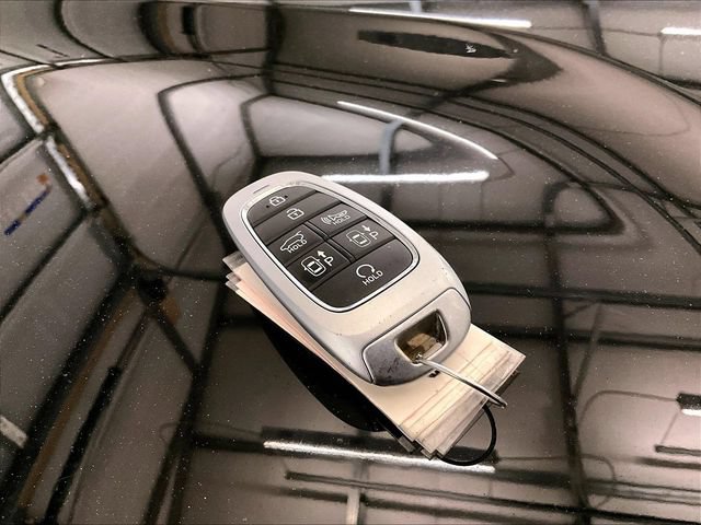 Used 2022 Hyundai Santa Fe Limited AWD/4WD image 9