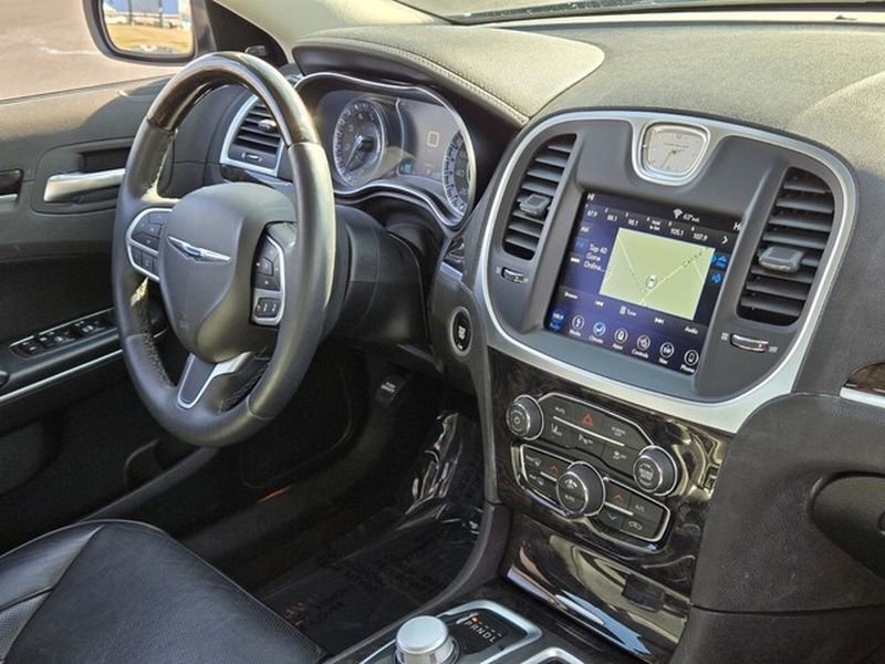 Used 2018 Chrysler 300 Limited w/ Safetytec Plus Group image 20