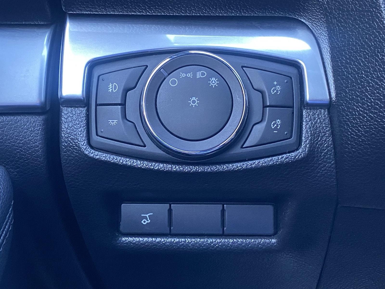 Certified 2019 Ford Explorer Limited AWD/4WD image 16